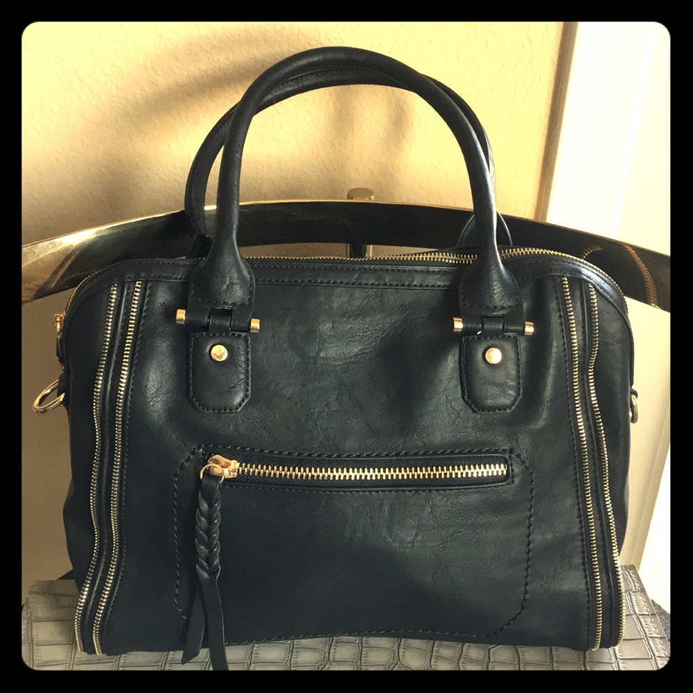 BRAND NEW! Sexy zipper detailed black/gold tote!